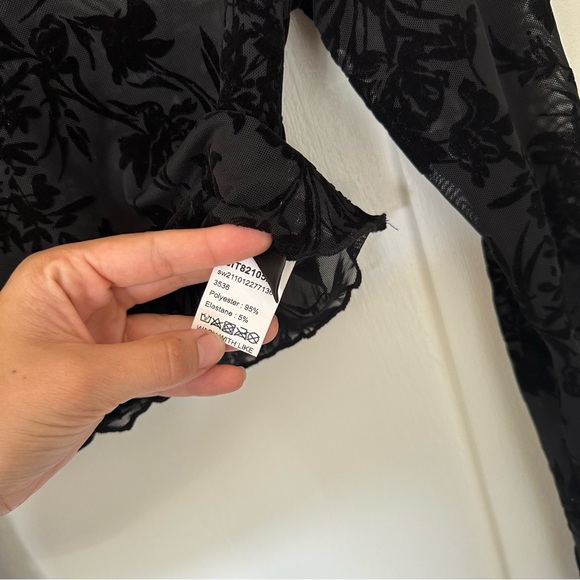 SHEIN Mesh & Velvet Floral Pattern Cropped Long Sleeve - Picture 5 of 5